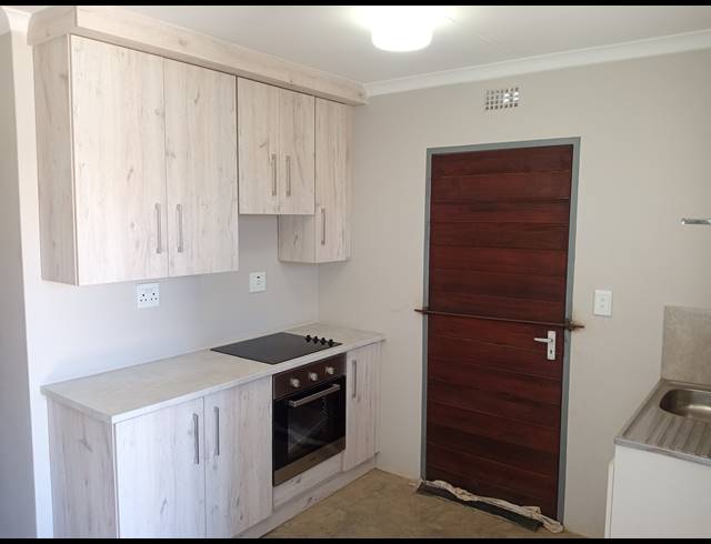 3 BEDROOM FREEHOLD FOR SALE IN NEW MODDER